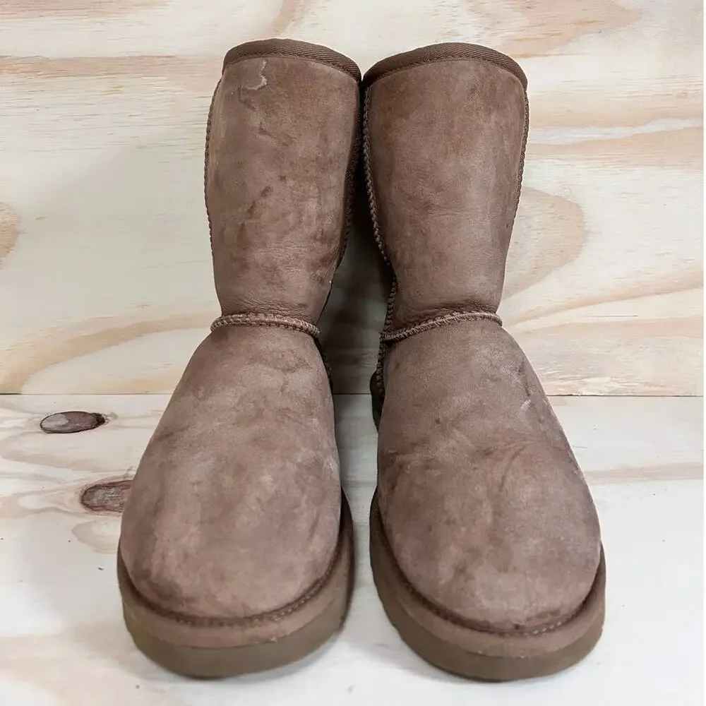 UGG - Classic Short II - Winter Boots - Brown - Women's - 8 - S/N 1016223